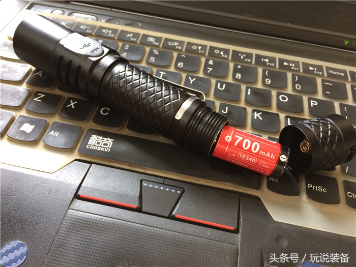 能给手机充电也能当支架,能给手机充电能连wifi的充电宝