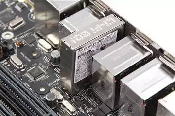 rogr5e工作站主板,灯光音响都很棒