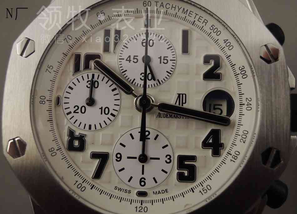 爱彼沙漠版 (劳力士和爱彼哪个表值得买)