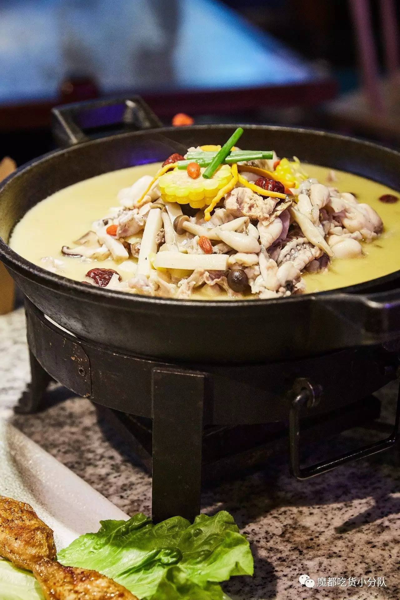 美蛙鱼头有多好吃,美蛙鱼头火锅怎么吃