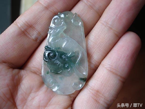 假如用珠宝翡翠来打游戏，卡牌：人头可以送，技能不能放