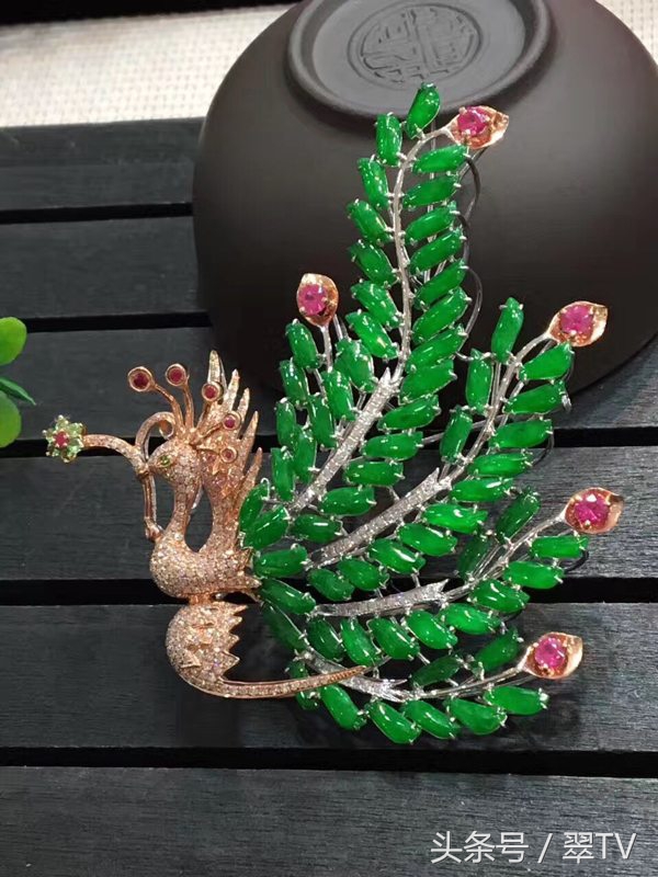 假如用珠宝翡翠来打游戏，卡牌：人头可以送，技能不能放