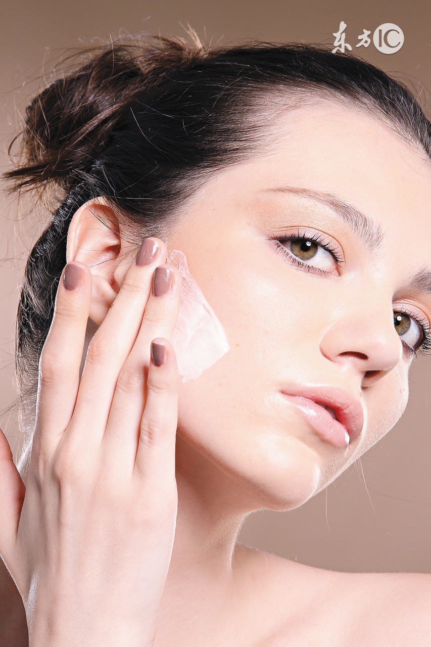 皮肤干燥怎么补水医生推荐,身体干燥如何食疗补水效果好