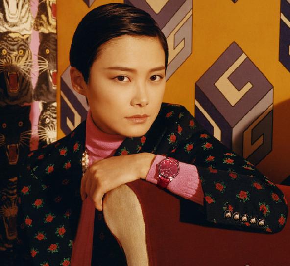 前卫华丽背后是谦虚勤恳这样的春春值得拥有更多