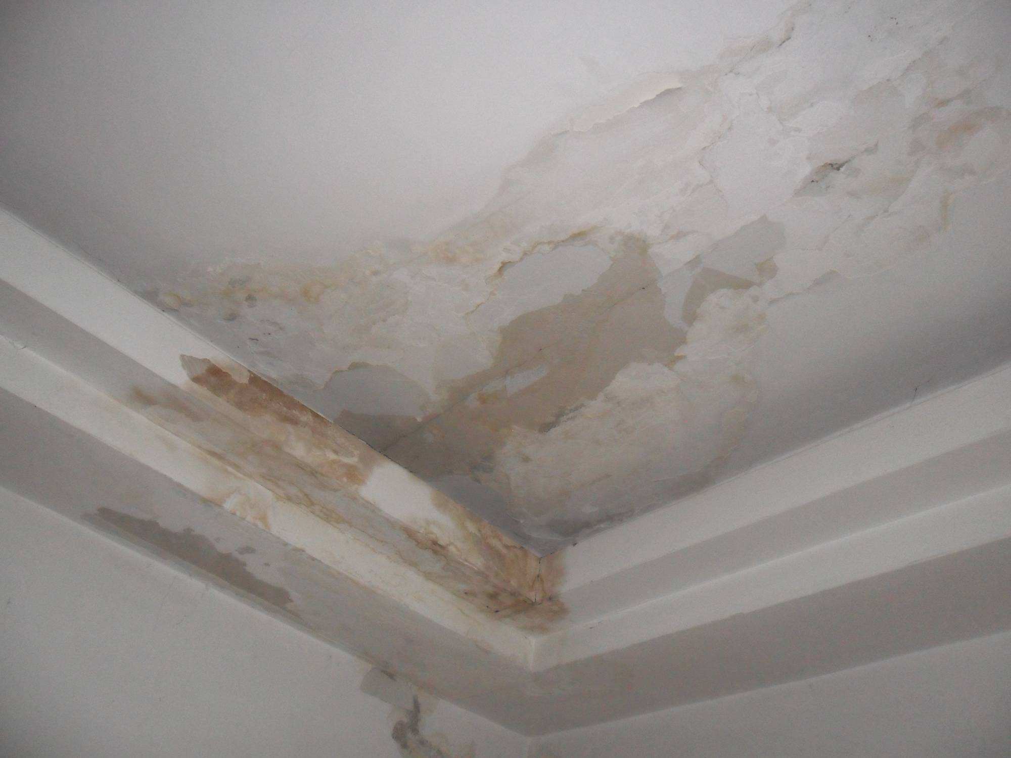 房顶漏水怎么找到漏水点,房顶下雨就漏水怎么找漏水点