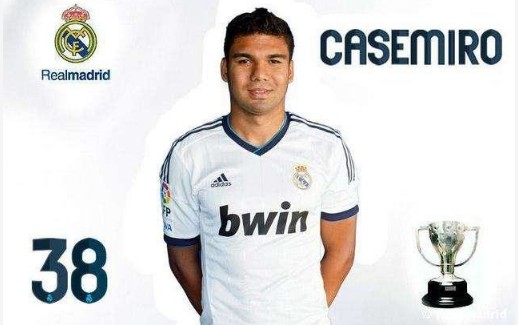 卡塞米罗走向莫德里奇,卡塞米罗转身皇马由守转攻