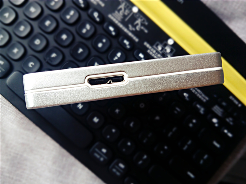 东芝移动硬盘新小黑a52TB评测,东芝2.5寸硬盘评测