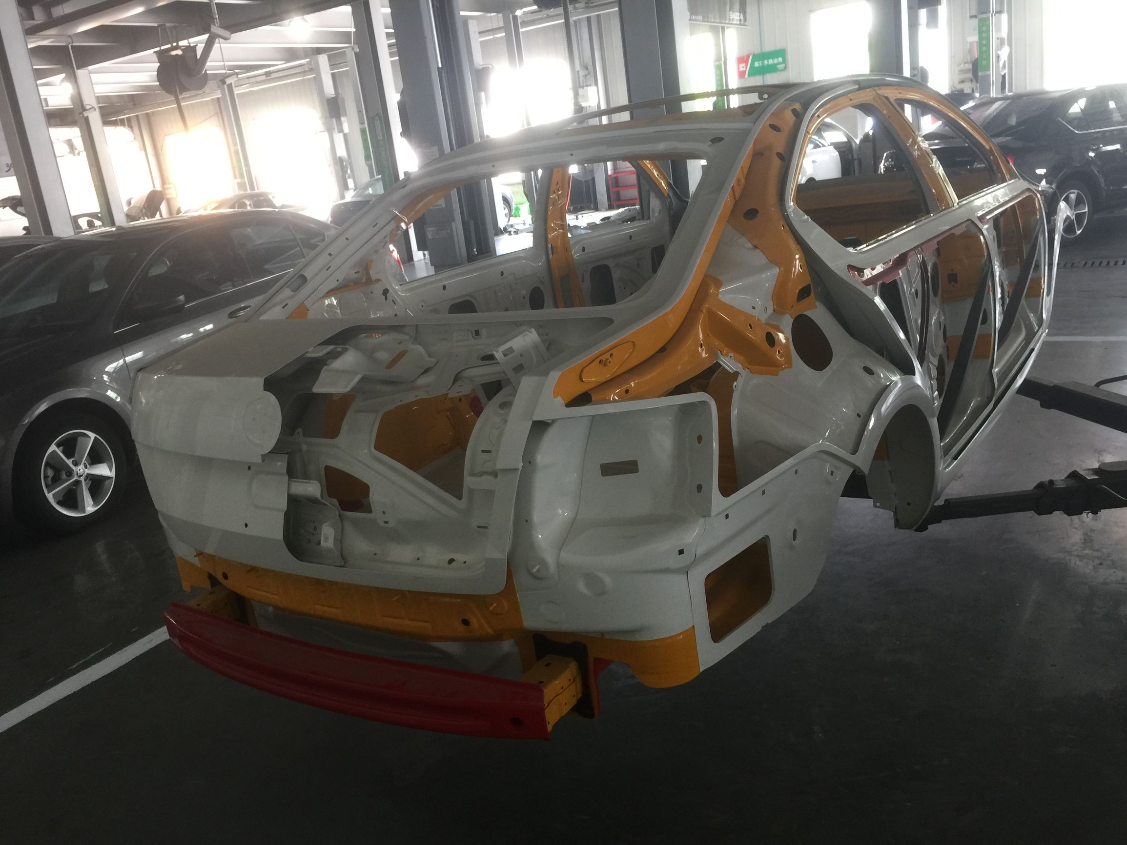 09年斯柯达明锐加装隔音棉,斯柯达明锐前盖隔音棉安装