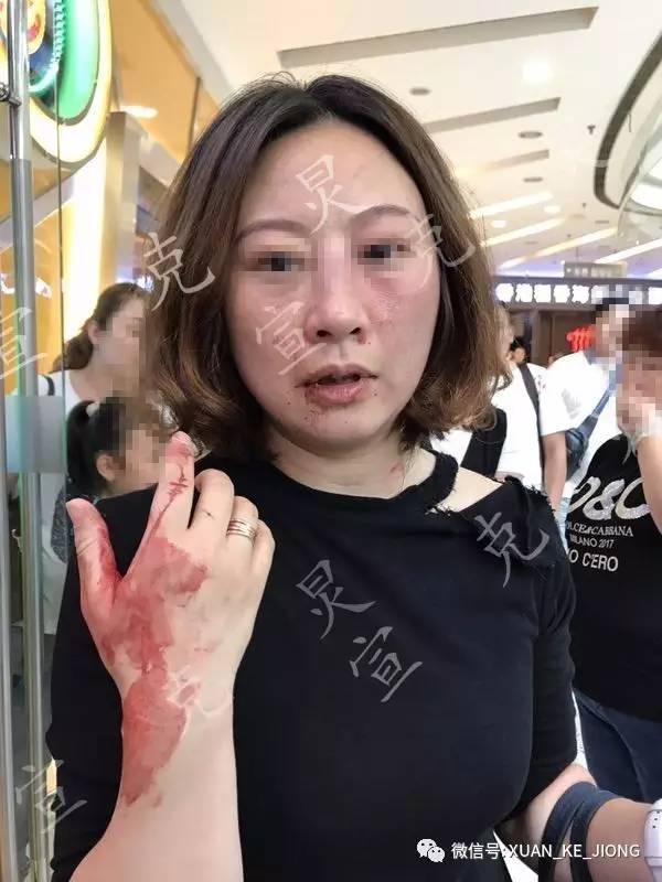 老阿姨地铁内屁股卡座位凸起处坐，被提醒莫一人占两座怒怼：我坐得舒服，要你说！