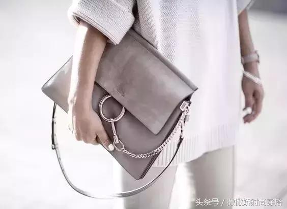 leboy包包黑色好看还是灰色好看,最近流行lv手提包