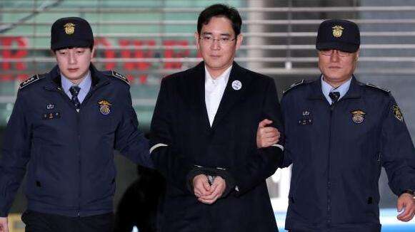 三星s8灰色和黑色,三星s8刚出的时候多惊艳