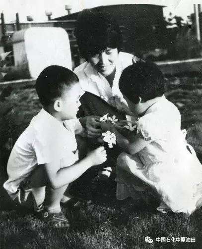 油田老照片,曾经有上万人居住的地方