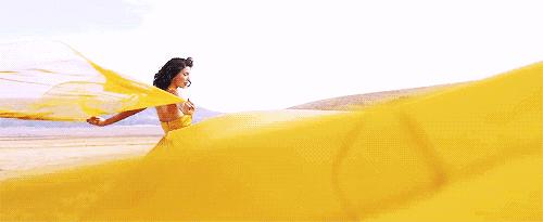 穿搭夏天就要穿这5个颜色超显白,夏天穿这5个极简色很显贵显白