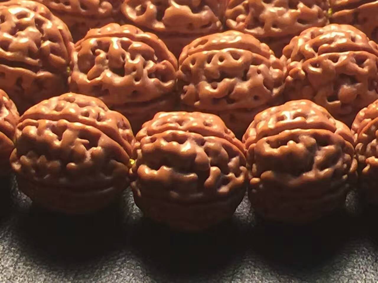 如何盘刷出漂亮的金刚菩提,金刚菩提怎么刷出玻璃底