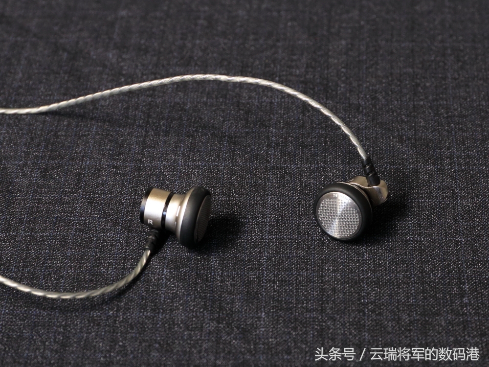 曾经和阿思翠耳机齐名的国产耳机,阿思翠降噪耳机