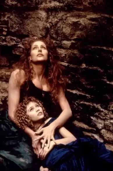 电影推荐吸血鬼爱情片,外国的吸血鬼爱情系列电影