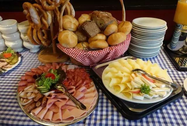 欧陆、英式、美式早餐大PK丨旅行早餐哪家强