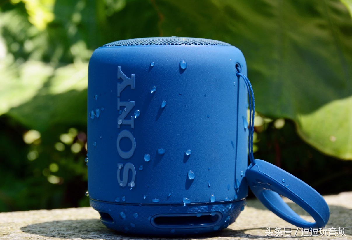 向超便携宣战索尼蓝牙音箱SRS-XB10对比JBLCLIP2