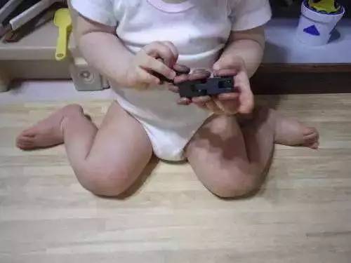 怎么坐改善驼背,宝宝怎么坐起来不伤腰