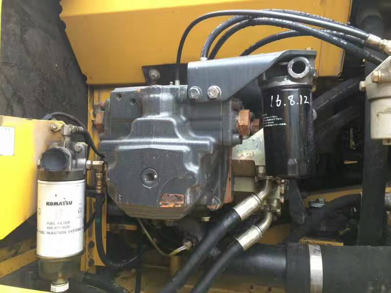 二手挖掘机分析,二手小松110挖掘机