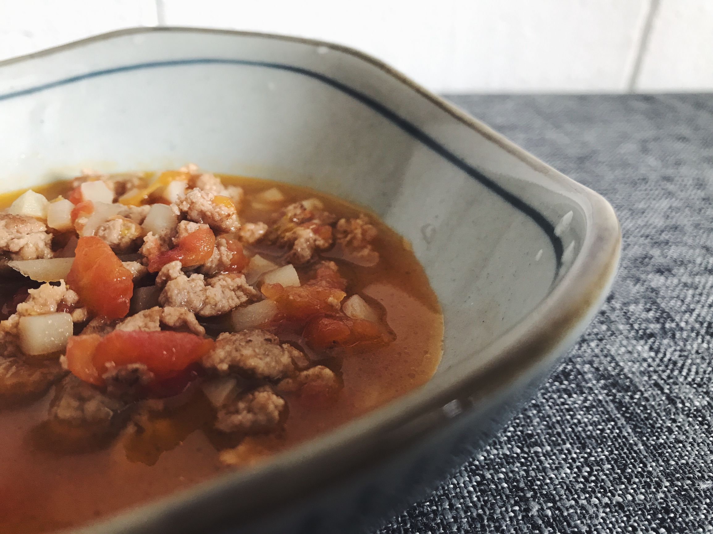 千寻的食堂之番茄土豆炖牛肉，精选的牛棒骨熬制的汤头，配上营养美味的番茄土豆，满满的钙补起来