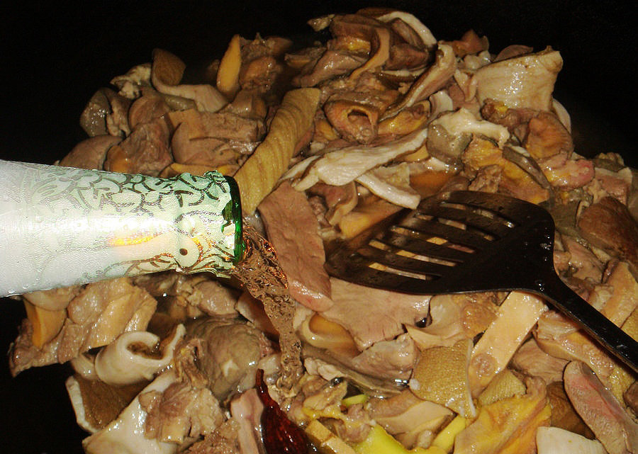 正宗牛杂烩菜,啤酒焖牛杂视频