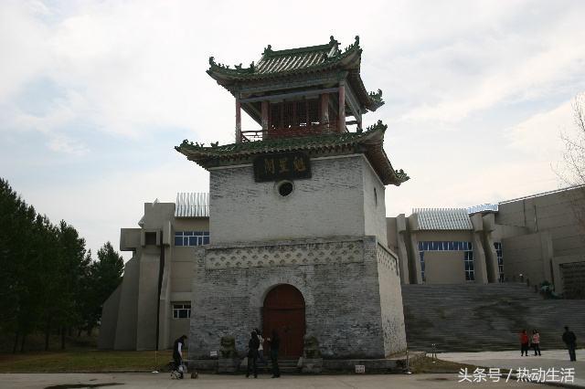 这座城市被喻为“北国明珠”，做的都是跨国生意，街头都是外国美女