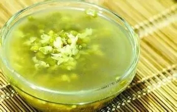 喝冰镇的绿豆汤好吗,冰镇绿豆汤不能喝吗