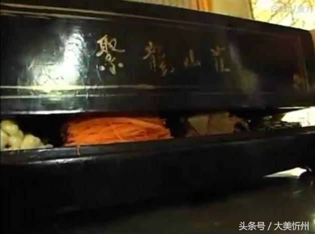 三晋美味丨水菜盒子和炖肉罐子