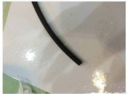 苹果手机数据线炸开了？一根5毛钱的热缩胶拯救了它