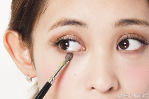 单眼皮眼妆分享日常眼妆的画法,新手单眼皮眼妆怎么画显大又干净