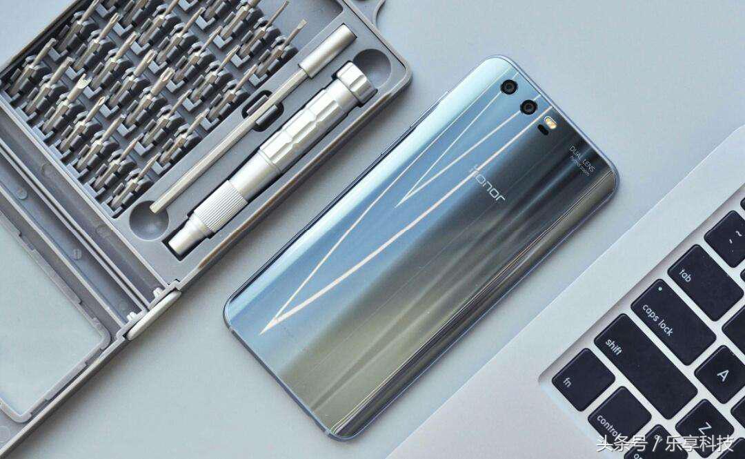 荣耀9测评玩和平精英,荣耀9xemui10体验