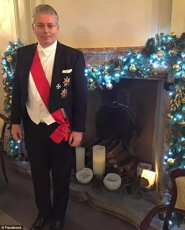 *子骗**横行实在可恶，这个意大利人假装自己是欧洲贵族王子，很多名人中招，最后因吃霸王餐被查出来了