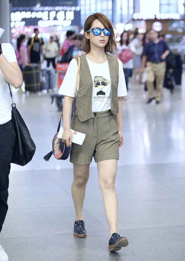 蒋欣的休闲裤,杨幂蒋欣裤子