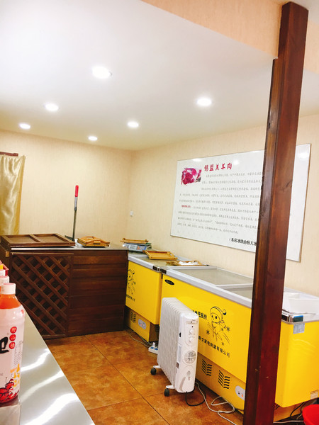 冰煮羊涮羊肉,涮羊肉在锅中翻腾的样子