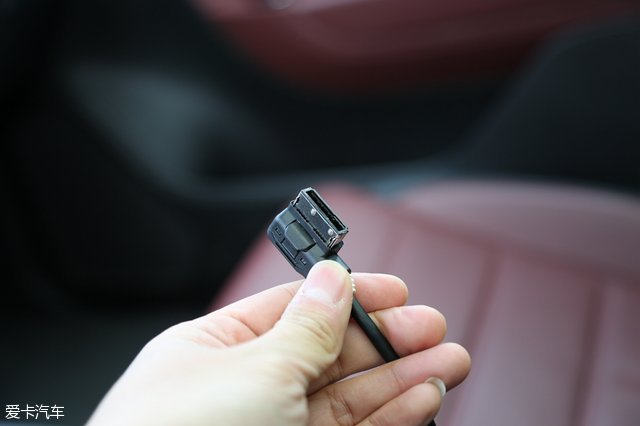 大众途锐对比沃尔沃xc90,大众途锐越野测试xc90