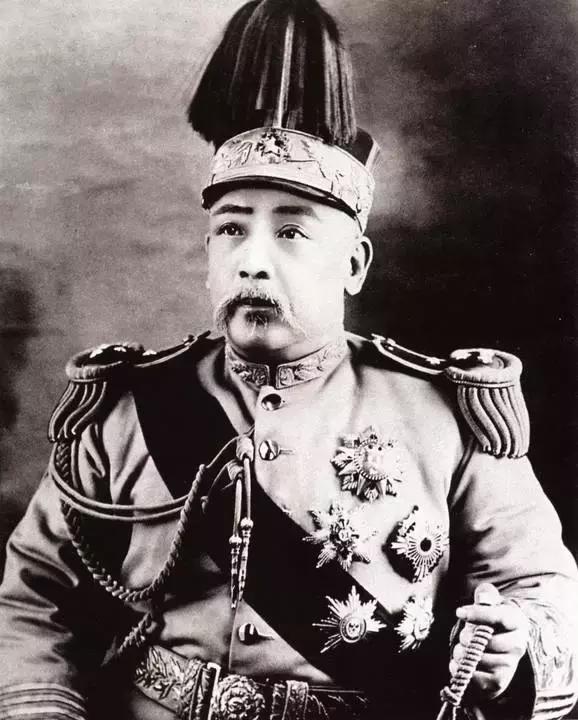 一个不起眼的新兵,一个不起眼的新兵竟单枪匹马