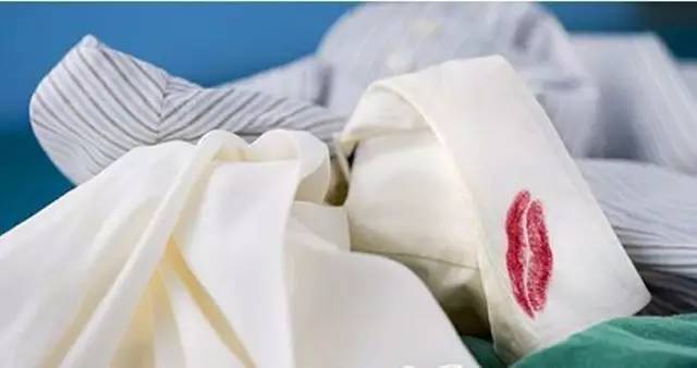 起球的衣服怎样处理后再不起球了,衣服起球修复最简单方法