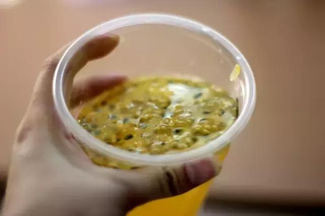 啊！好咸！好爽！喝完一袋盐后小编身残志坚，只为告诉你谁是老盐界的no.1！