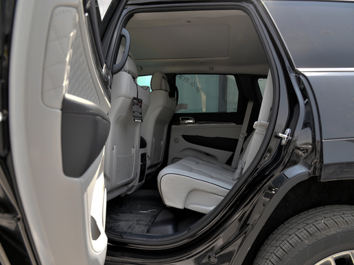 最新款的jeep大切诺基,地表最强suvjeep大切诺基