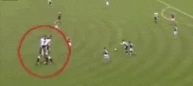 足坛历史十大惨烈斗殴,足坛十大暴力事件第一名