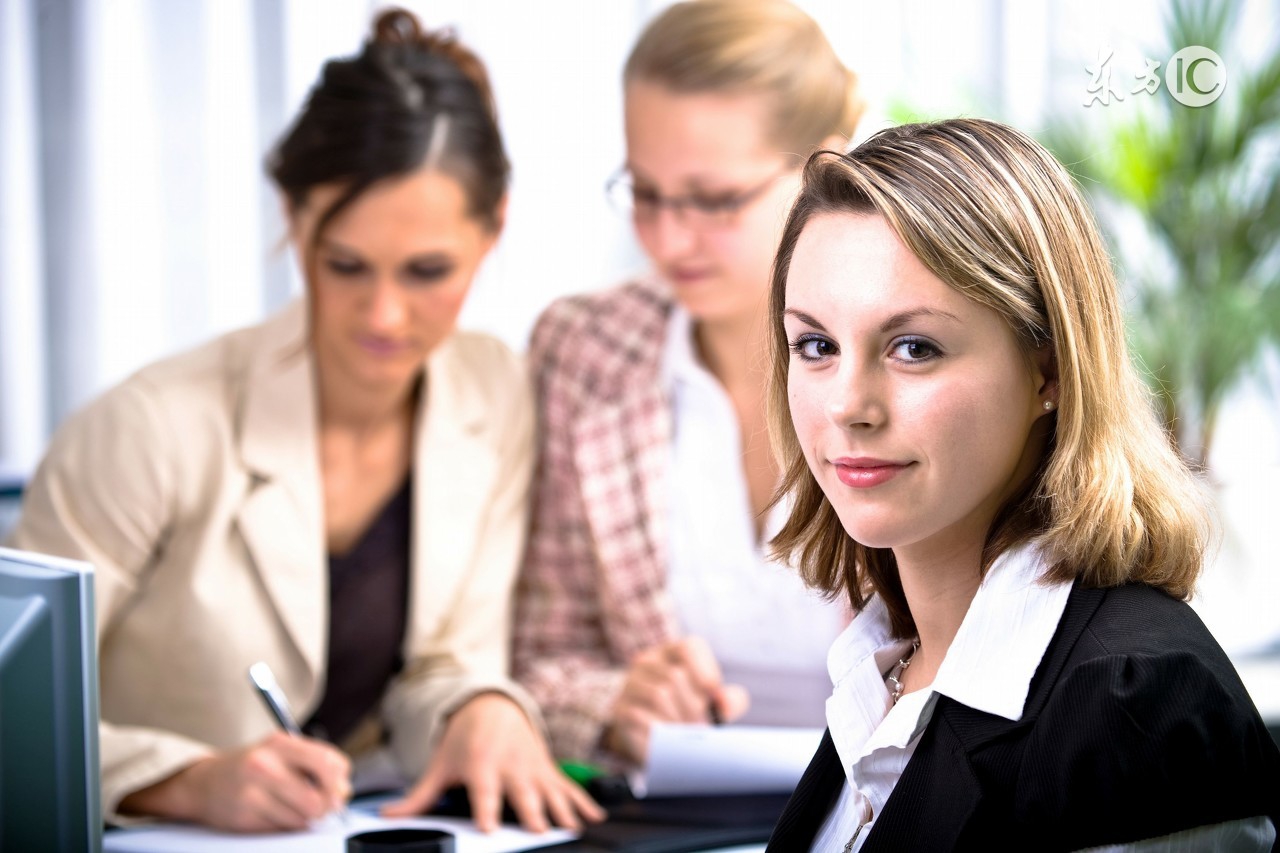 遭遇职场“小人”陷害,运用这3招,她成功击退小人,反败为胜