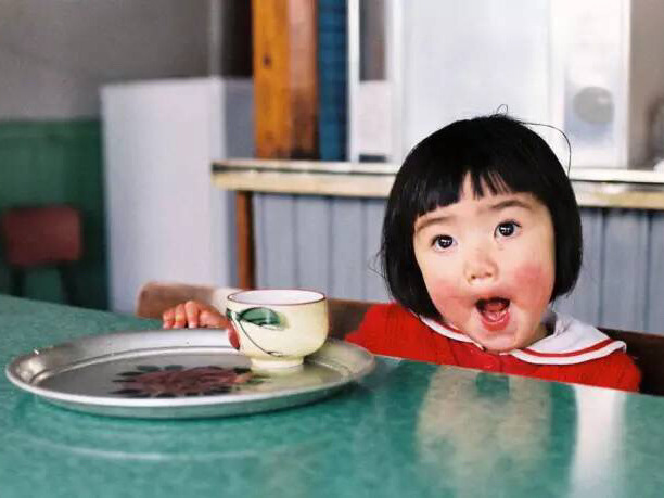 面部改善红血丝的对比图,有效修复肌肤泛红