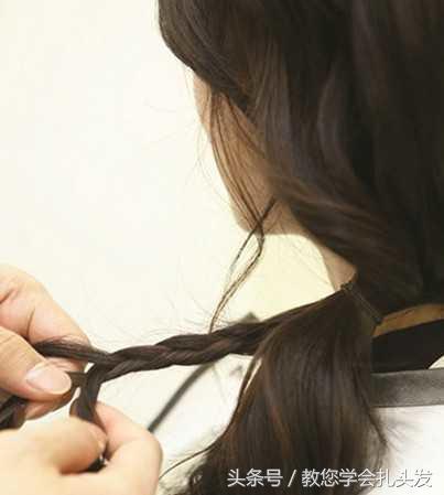 不会编发这样扎简单清新日常发型,妈妈民国风编发发型显年轻