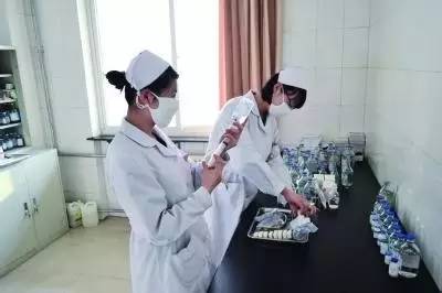 奥硝唑药物相互作用,奥硝唑和氨溴索有配伍禁忌吗