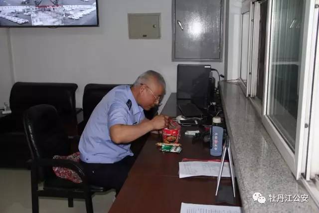 深夜食堂中的警察,警察的深夜食堂