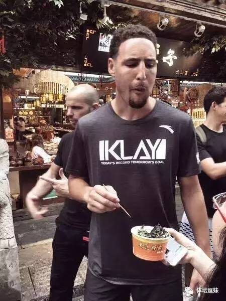 拦不住!梅老板又双叒文身了……