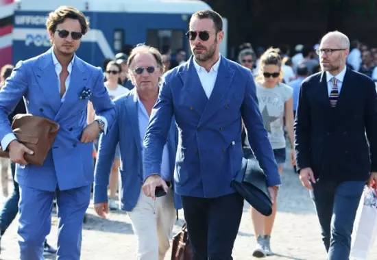 哪个大牌包包男士好看又实用,目前比较流行的男士包