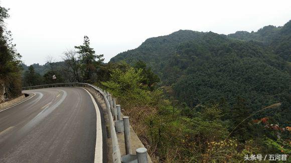 骑着雅马哈踏板摩托车周游世界,骑雅马哈天剑125回家