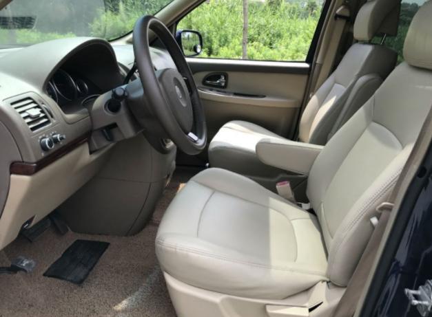 开了十年的别克gl8多少钱,花3-4万买辆五菱宏光mini值得吗